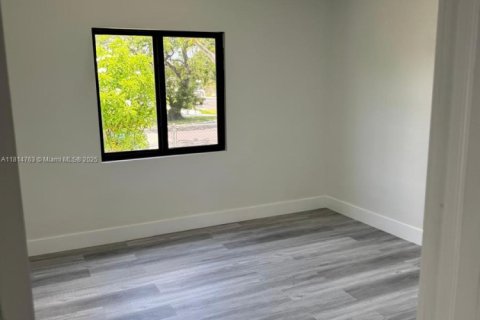 Casa en venta en Miami, Florida, 3 dormitorios, 110.93 m2 № 1967003 - foto 16