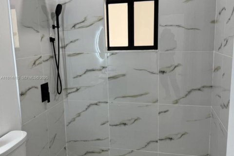 Casa en venta en Miami, Florida, 3 dormitorios, 110.93 m2 № 1967003 - foto 24