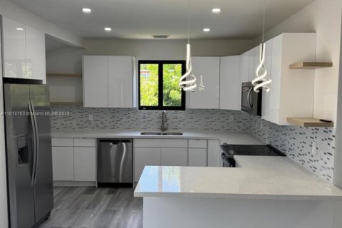 Casa en venta en Miami, Florida, 3 dormitorios, 110.93 m2 № 1967003 - foto 6