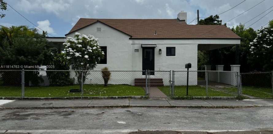 Casa en Miami, Florida 3 dormitorios, 110.93 m2 № 1967003
