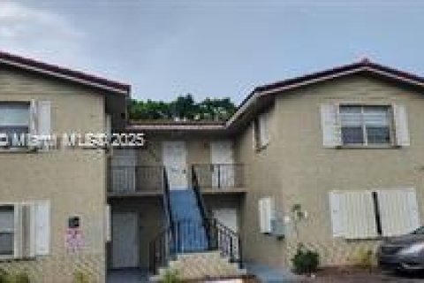 Appartement à louer à Coral Springs, Floride: 3 chambres, 337.42 m2 № 1938041 - photo 2