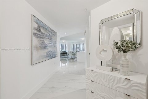 Copropriété à louer à Sunny Isles Beach, Floride: 3 chambres, 175.77 m2 № 1944417 - photo 3