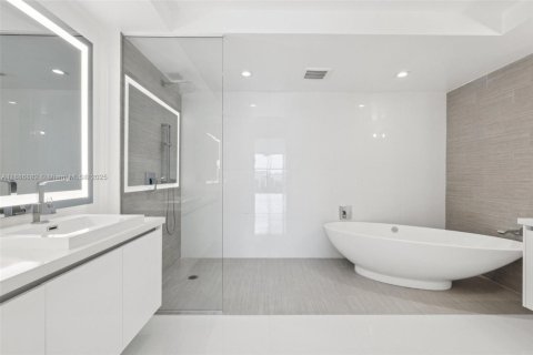 Copropriété à louer à Sunny Isles Beach, Floride: 3 chambres, 175.77 m2 № 1944417 - photo 27