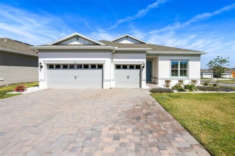 House in Winter Garden, Florida 3 bedrooms, 213.49 sq.m. № 1592812 - photo 1