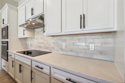 House in Winter Garden, Florida 3 bedrooms, 213.49 sq.m. № 1592812 - photo 9