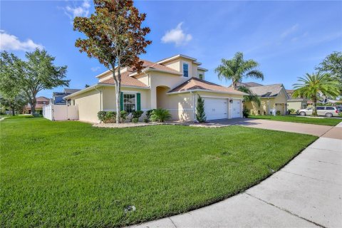 House in Spring Hill, Florida 4 bedrooms, 259.75 sq.m. № 2225262 - photo 3