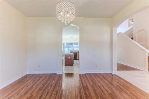 House in Spring Hill, Florida 4 bedrooms, 259.75 sq.m. № 2225262 - photo 12