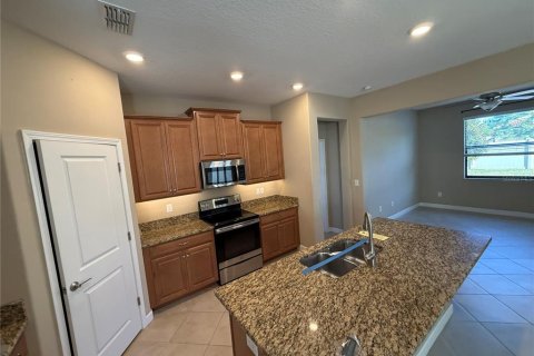 House in Wimauma, Florida 2 bedrooms, 156.35 sq.m. № 2134418 - photo 2