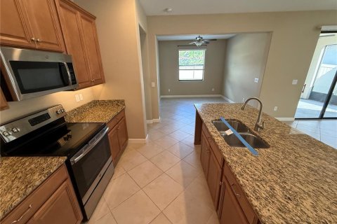 House in Wimauma, Florida 2 bedrooms, 156.35 sq.m. № 2134418 - photo 3