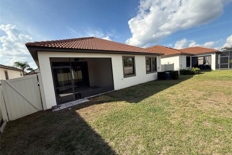 House in Wimauma, Florida 2 bedrooms, 156.35 sq.m. № 2134418 - photo 15