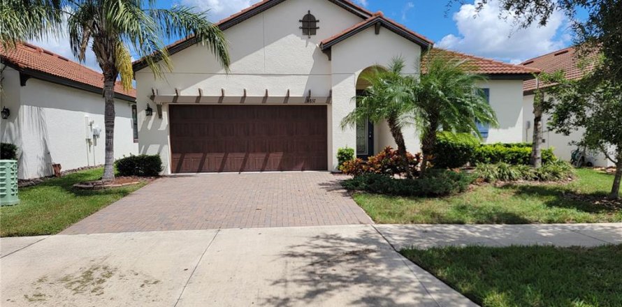 House in Wimauma, Florida 2 bedrooms, 156.35 sq.m. № 2134418