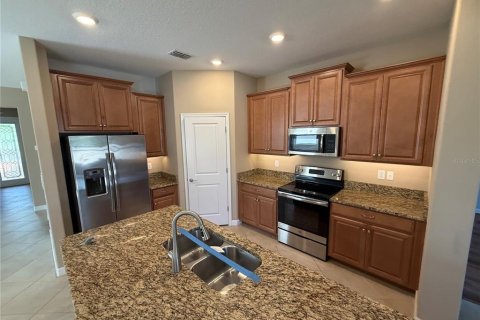 House in Wimauma, Florida 2 bedrooms, 156.35 sq.m. № 2134418 - photo 4