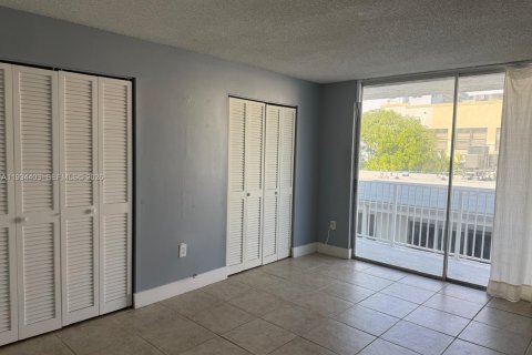 Купить кондоминиум в Майами-Бич, Флорида 1 спальня, 61.5м2, № 2053692 - фото 6