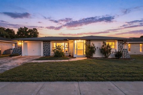 Casa en Oldsmar, Florida 2 dormitorios, 89.19 m2 № 2371582