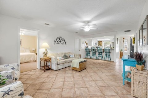 Immobilier commercial à vendre à New Smyrna Beach, Floride: 4 chambres, 189.71 m2 № 1906516 - photo 17
