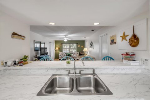 Immobilier commercial à vendre à New Smyrna Beach, Floride: 4 chambres, 189.71 m2 № 1906516 - photo 3