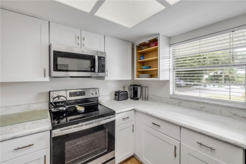Immobilier commercial à vendre à New Smyrna Beach, Floride: 4 chambres, 189.71 m2 № 1906516 - photo 11