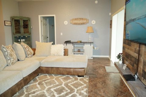 House in Davenport, Florida 4 bedrooms, 196.21 sq.m. № 1563729 - photo 4