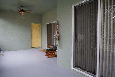 House in Davenport, Florida 4 bedrooms, 196.21 sq.m. № 1563729 - photo 14
