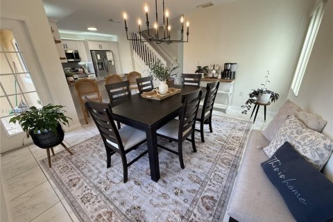 Townhouse in Miami, Florida 3 bedrooms, 169.08 sq.m. № 2038650 - photo 11