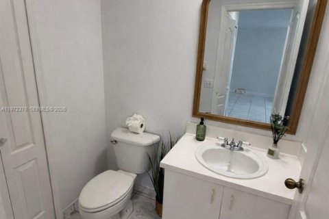 Townhouse in Miami, Florida 3 bedrooms, 169.08 sq.m. № 2038650 - photo 7