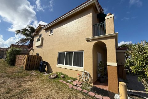 Townhouse in Miami, Florida 3 bedrooms, 169.08 sq.m. № 2038650 - photo 3