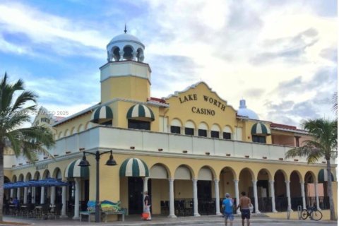 Casa en alquiler en Lake Worth, Florida, 2 dormitorios № 2026961 - foto 22