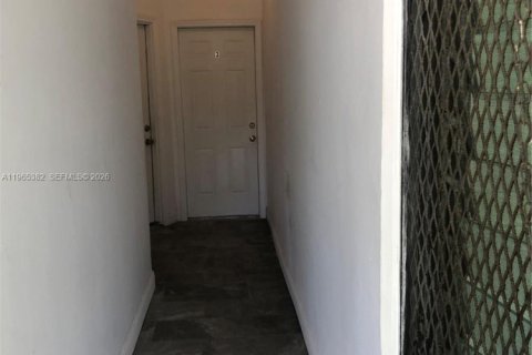 Casa en alquiler en Lake Worth, Florida, 2 dormitorios № 2026961 - foto 18