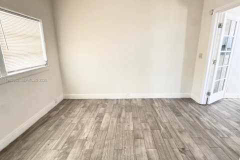 Casa en alquiler en Lake Worth, Florida, 2 dormitorios № 2026961 - foto 6