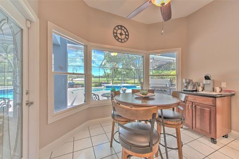 Villa ou maison à vendre à Valrico, Floride: 4 chambres, 263.84 m2 № 2147651 - photo 11