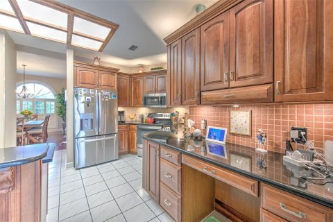 Villa ou maison à vendre à Valrico, Floride: 4 chambres, 263.84 m2 № 2147651 - photo 13