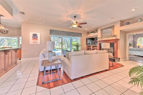 Villa ou maison à vendre à Valrico, Floride: 4 chambres, 263.84 m2 № 2147651 - photo 10