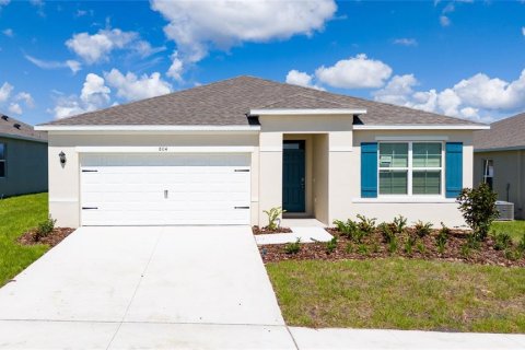 House in Haines City, Florida 3 bedrooms, 155.33 sq.m. № 1901056 - photo 1