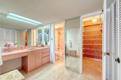 Снять в аренду кондоминиум в Майами-Бич, Флорида 1 спальня, 105.72м2, № 1965349 - фото 13