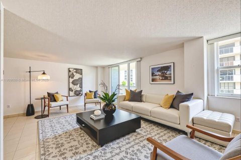 Снять в аренду кондоминиум в Майами-Бич, Флорида 1 спальня, 105.72м2, № 1965349 - фото 5