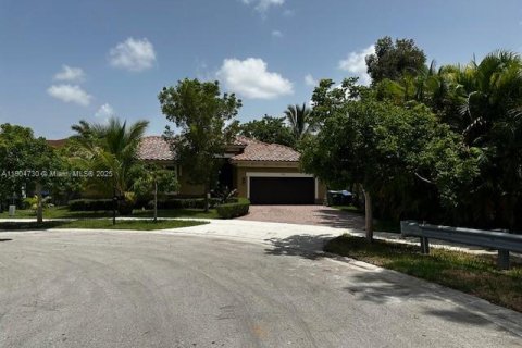 House in Miami, Florida 4 bedrooms, 213.68 sq.m. № 1955162