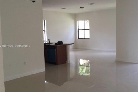 Casa en alquiler en Miami, Florida, 4 dormitorios, 213.68 m2 № 1955162 - foto 7