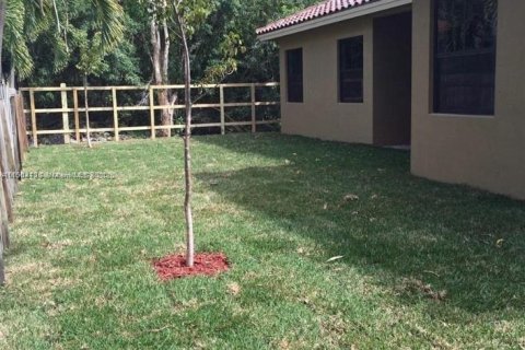 Casa en alquiler en Miami, Florida, 4 dormitorios, 213.68 m2 № 1955162 - foto 12