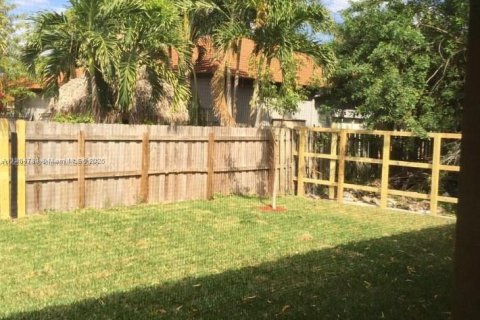 Casa en alquiler en Miami, Florida, 4 dormitorios, 213.68 m2 № 1955162 - foto 11