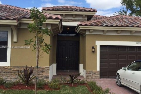 Casa en alquiler en Miami, Florida, 4 dormitorios, 213.68 m2 № 1955162 - foto 5