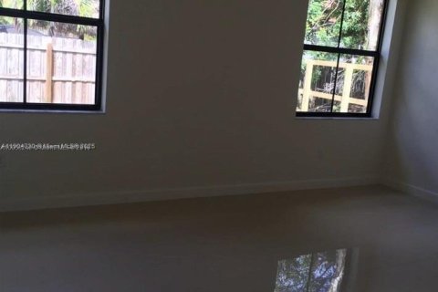 Casa en alquiler en Miami, Florida, 4 dormitorios, 213.68 m2 № 1955162 - foto 8