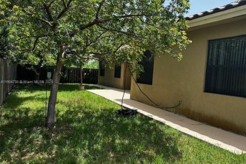 Casa en alquiler en Miami, Florida, 4 dormitorios, 213.68 m2 № 1955162 - foto 16