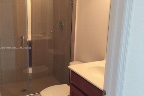 Casa en alquiler en Miami, Florida, 4 dormitorios, 213.68 m2 № 1955162 - foto 9