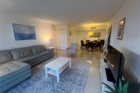 Copropriété à louer à Aventura, Floride: 2 chambres, 98.66 m2 № 1921353 - photo 1