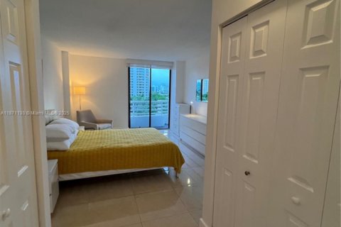 Copropriété à louer à Aventura, Floride: 2 chambres, 98.66 m2 № 1921353 - photo 9