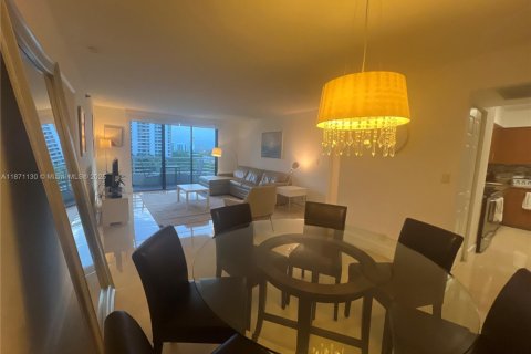 Copropriété à louer à Aventura, Floride: 2 chambres, 98.66 m2 № 1921353 - photo 18
