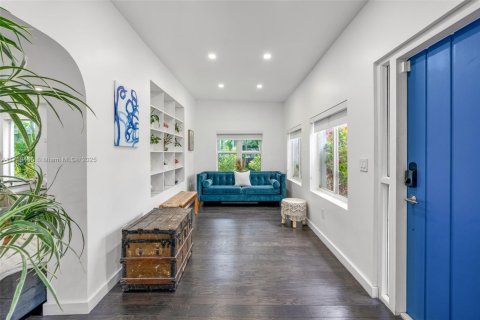 Casa en alquiler en Miami, Florida, 5 dormitorios, 252.04 m2 № 2020507 - foto 6