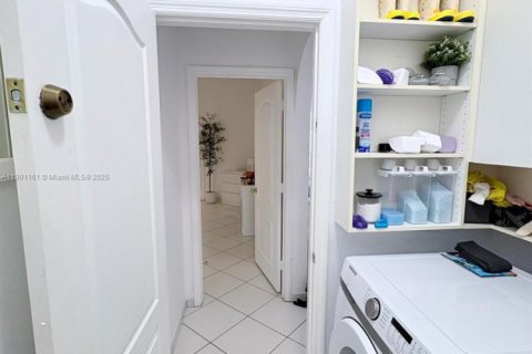 Купить виллу или дом в Майами, Флорида 3 спальни, 219.99м2, № 1953937 - фото 6