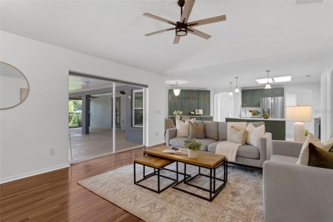 Villa ou maison à vendre à Tavares, Floride: 4 chambres, 233.74 m2 № 1799867 - photo 9
