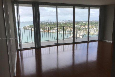 Condominio en venta en North Bay Village, Florida, 2 dormitorios, 95.69 m2 № 1937716 - foto 6